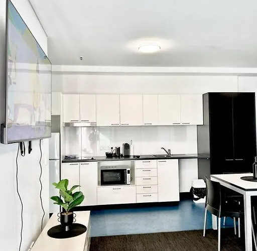 Entire 2Br Central Apt 1004 Adelaide