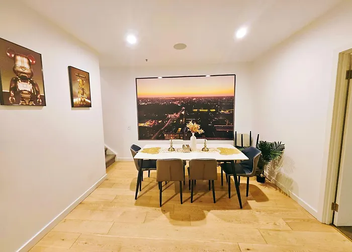 Eden - Fast & Furious 伊甸园 - 速度与激情 Apartment Adelaide