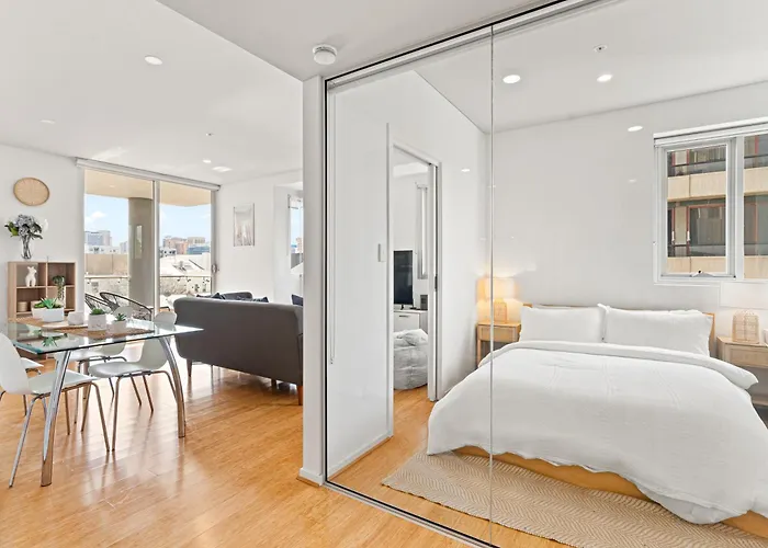 Stylish 2-Bedroom Retreat In The Adelaide Cbd And Parklands