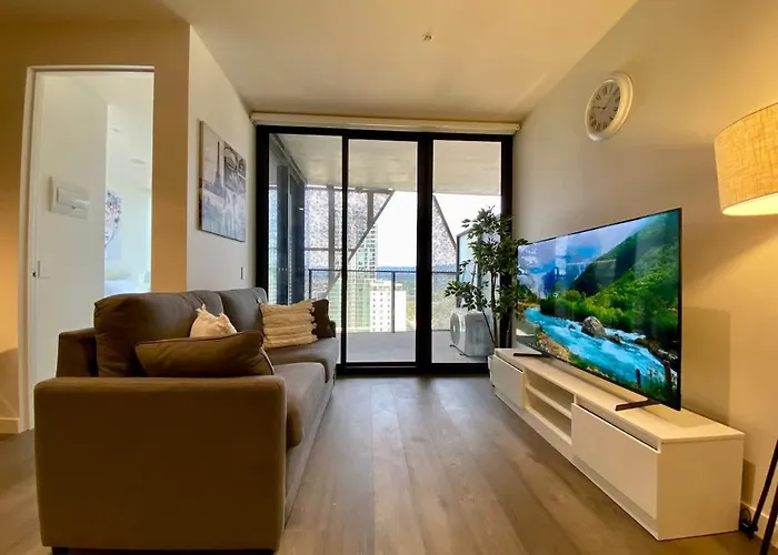 Queen Bed Luxury Parisian Paradise With Amazing City Views & Gym Adelaide