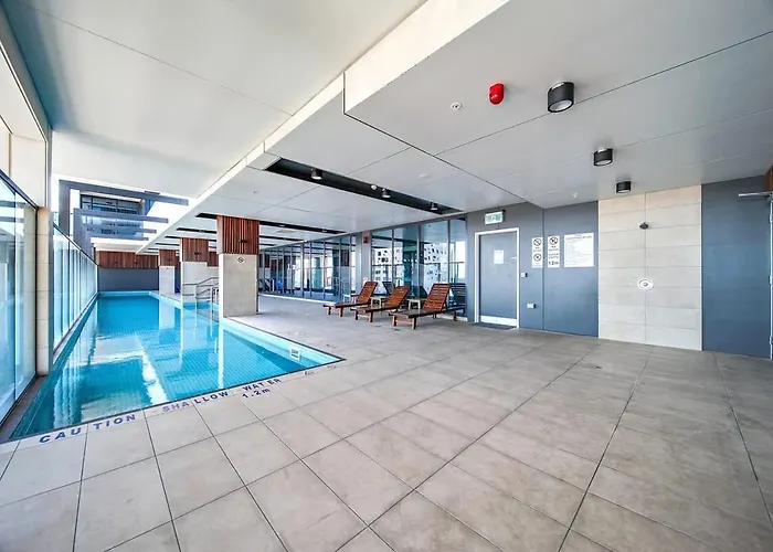 Urban Sanctuary In West Franklin With Pool & Gym Apartment Adelaide