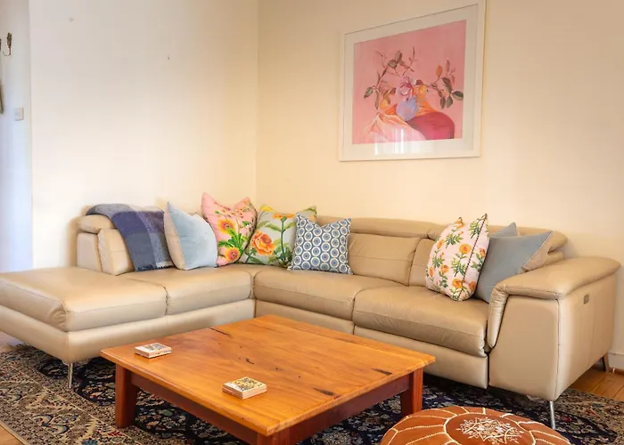 Six Kings - The Very Best Location Adelaide