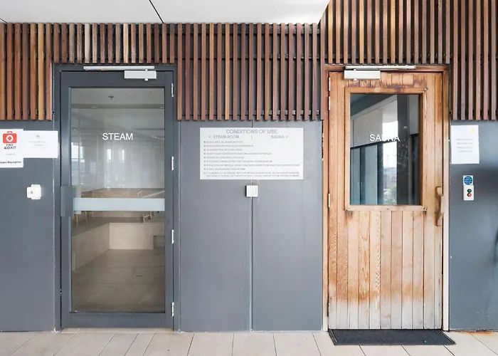 The Elizabeth Loft I Pool I Gym I Parking Apartment Adelaide