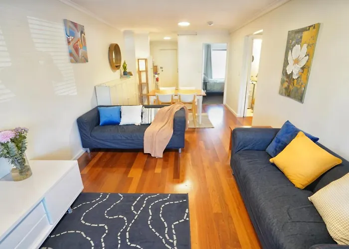 Cosy Ground Floor Walk To Adelaide Oval, City, Zoo & More