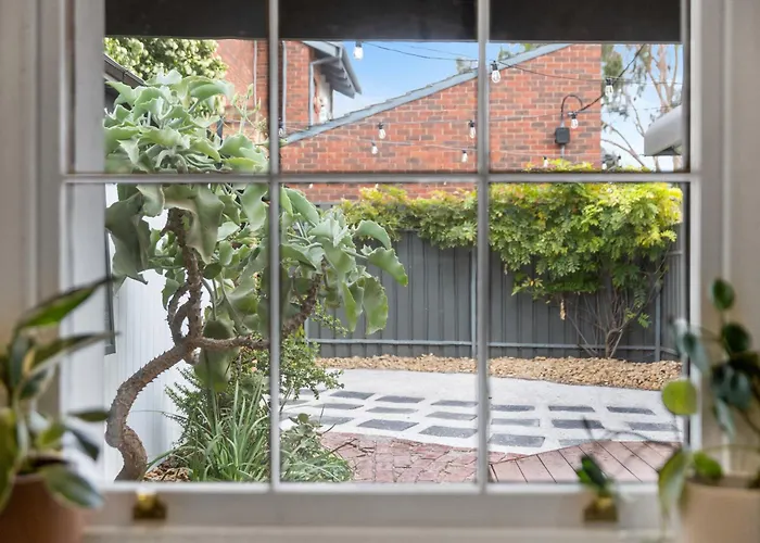 Velvet Cottage - Couple'S City Escape With Courtyard Adelaide