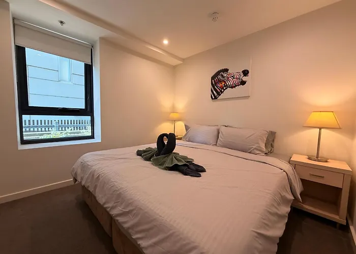 Modern 2 Bedroom Apartment In Adelaide Cbd At The Balfours With Pool & Free Parking