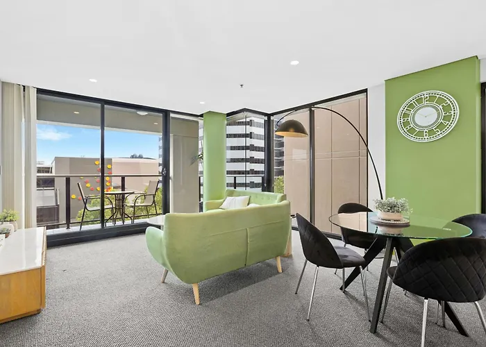 Bespoke City 2 Bed Apartment Oaks Horizons Adelaide