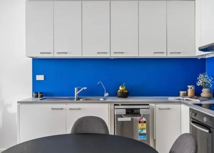 Elegant Cbd Apartment - Free Car Park - Prime Central Location - Balcony - Newly-Renovated Bathroom - Waypoint Cbd Stay By Centera Adelaide