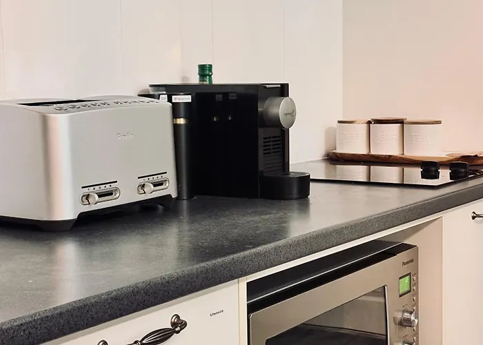 Winter Cbd Retreat,Fireplace,Free Secure Parking, Balcony, Netflix, Free Wifi, Walk To Rundle St, Uniadelaide, Casino, Pubs, Cafes