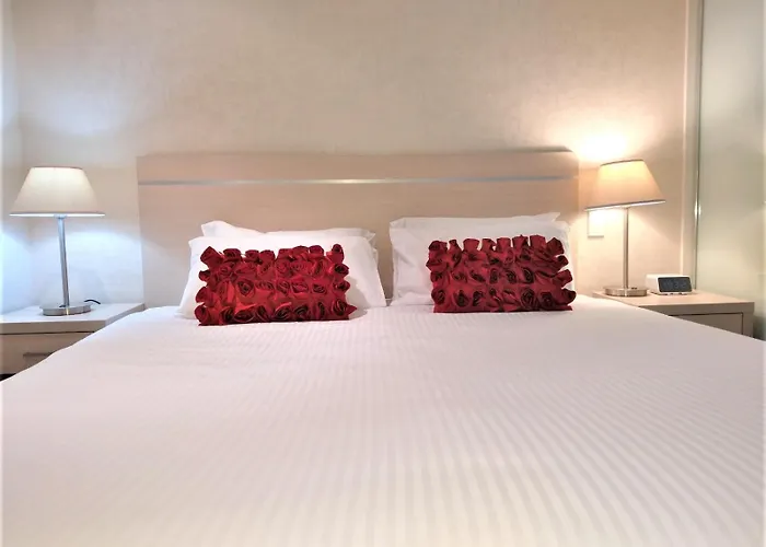 Hi 5 Star Adelaide City Luxury Oasis