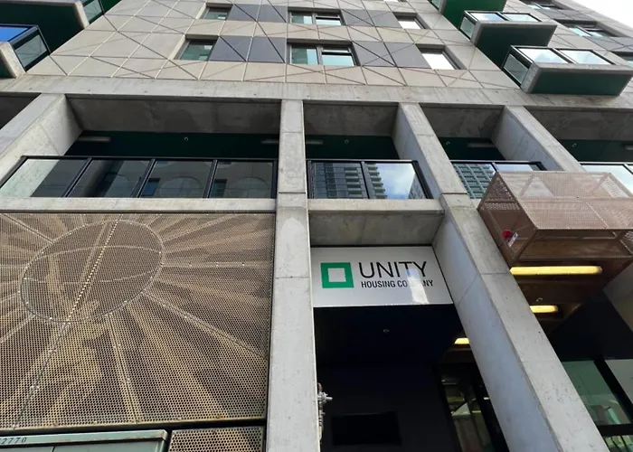 Entire 2Br Central Apt 1004 Adelaide