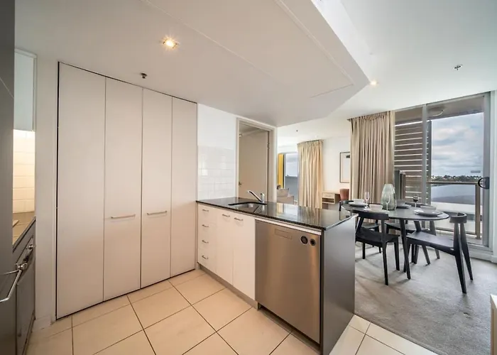 The North Star - Modern Cbd Escape With Pool & Sauna Adelaide