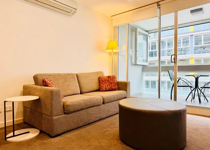 King Bed Cbd Apartment | Pool, Sauna & Balcony Adelaide